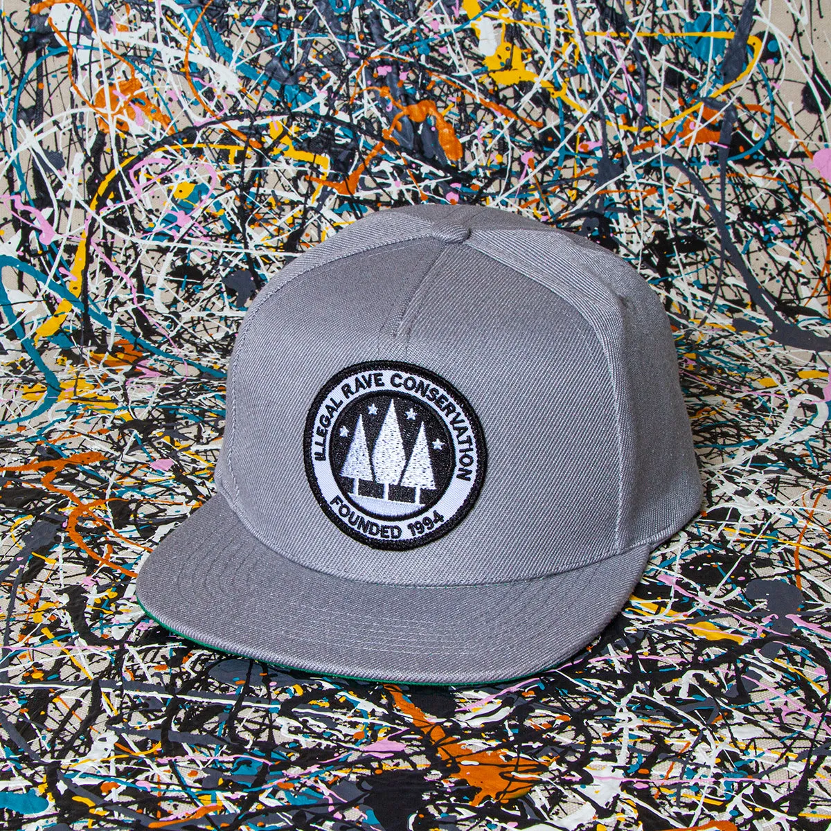 Illegal Rave - Snapback - Light Grey