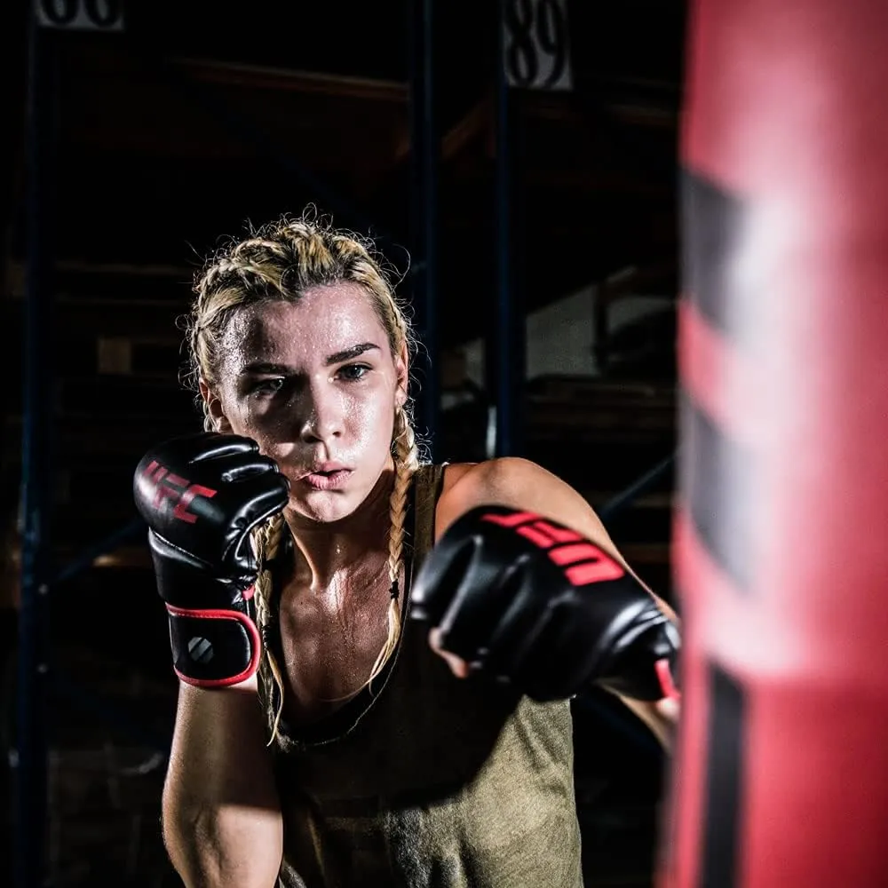 UFC 6oz Fitness Gloves