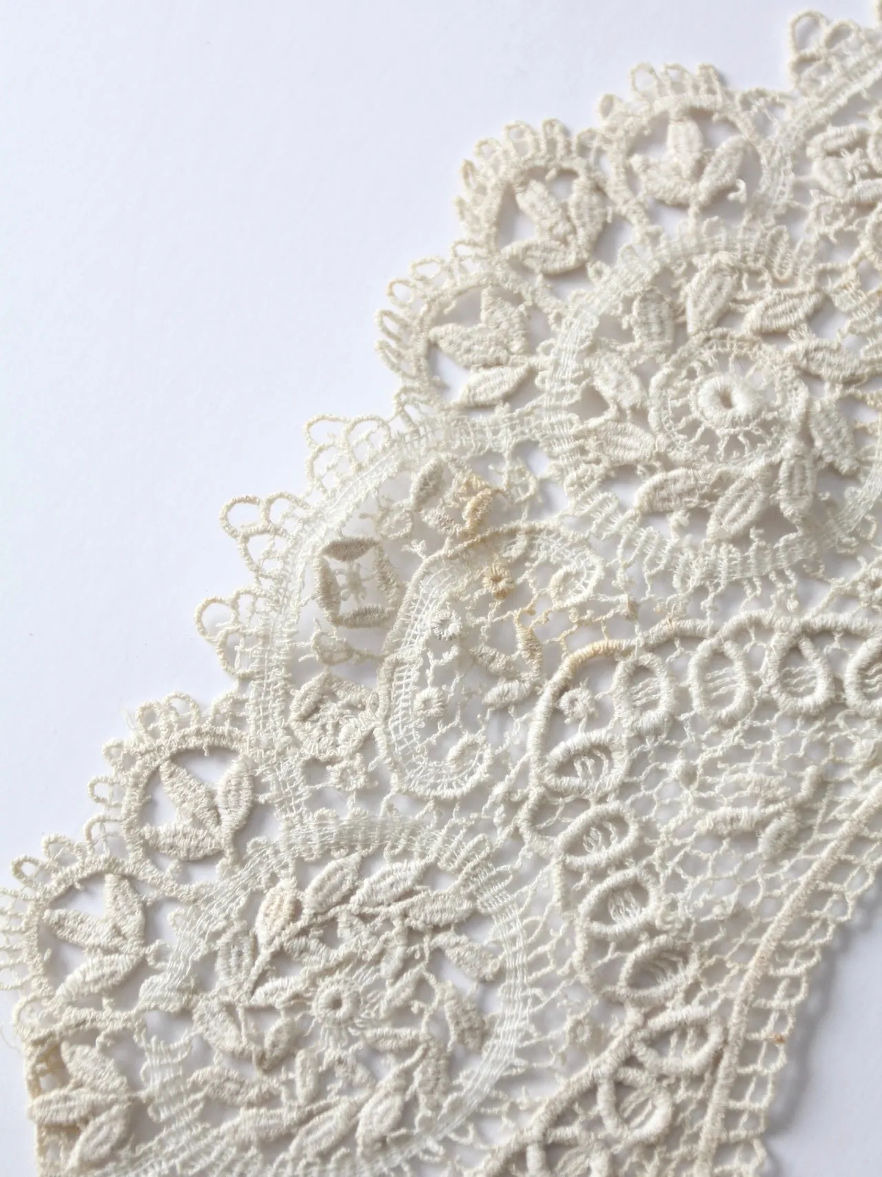 vintage lace collar